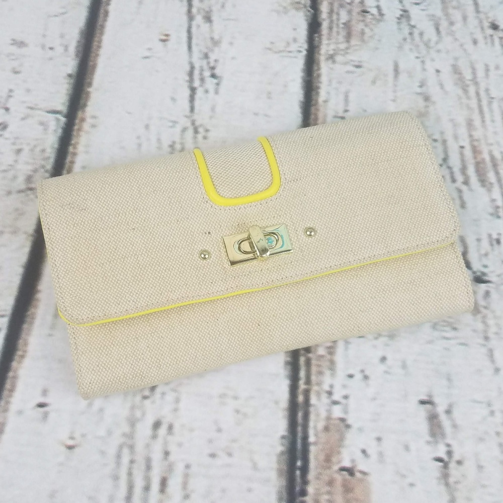 Danielle Nicole Wallet